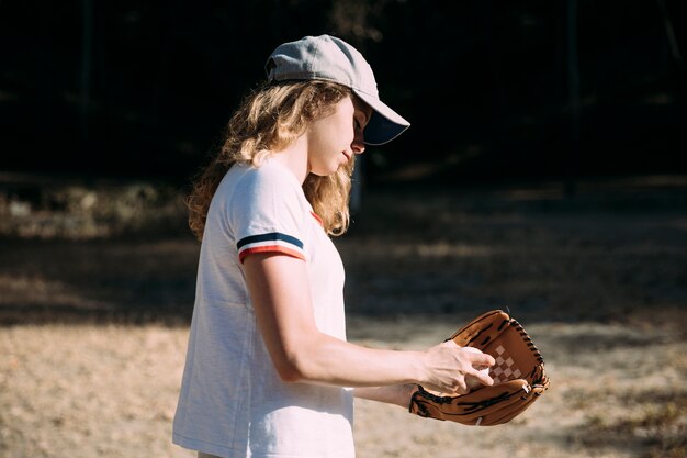 How to Choose the Right Baseball Gear for Kids